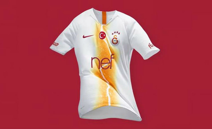 Galatasaray'ın Şampiyonlar Ligi formasına tepki