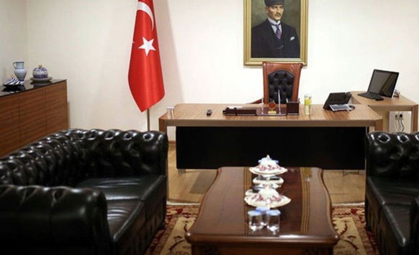Kriz makam odalarını da vurdu: Küçülüyorlar