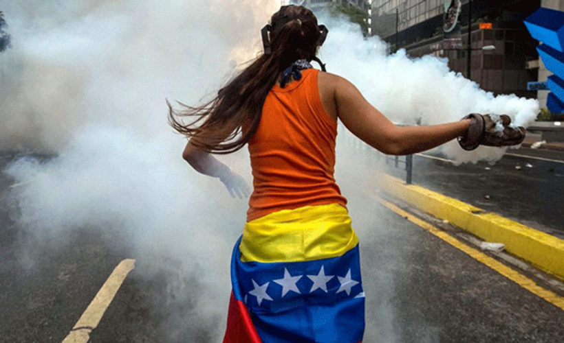 Venezualla'da protestolarda ölü sayısı 12'ye yükseldi