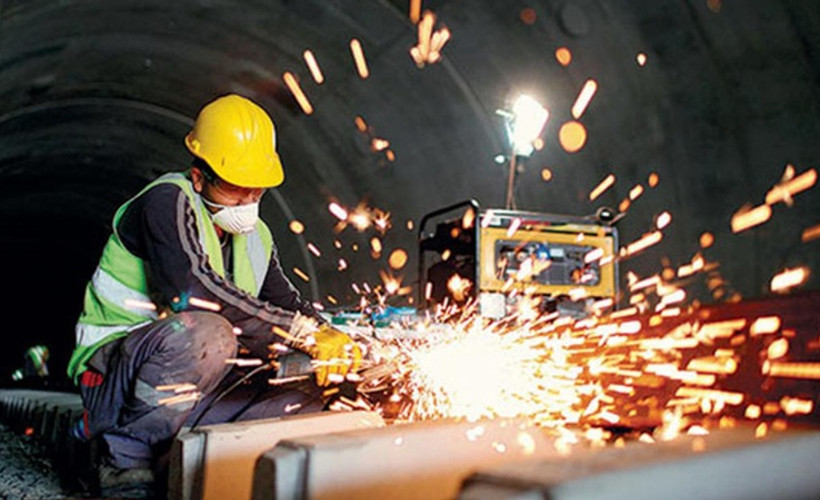 Hem üretim hem yeni siparişler yavaşladı