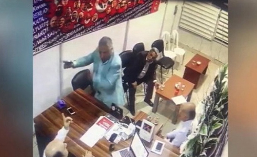 AKP'li belediye başkanı ilçe başkanına silah çekti