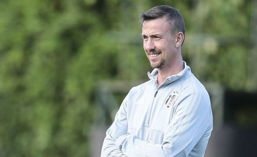 Beşiktaş'ta Guti kafaları karıştırdı