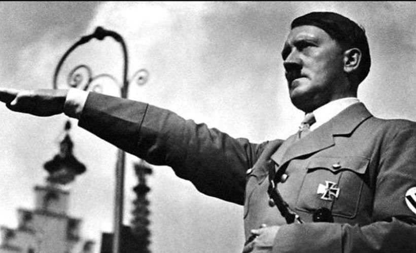 Hitler selamına 18 ay hapis cezası