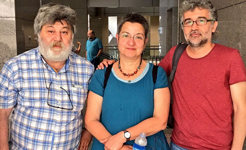 Özgür Gündem'le dayanışan Ahmet Nesin hakkında yakalama kararı