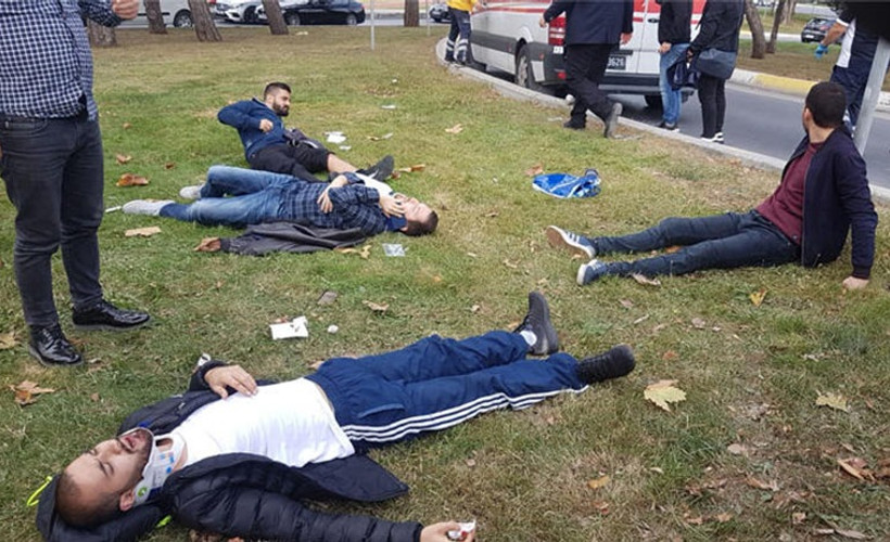 Havalimanı personelini taşıyan servis kaza yaptı