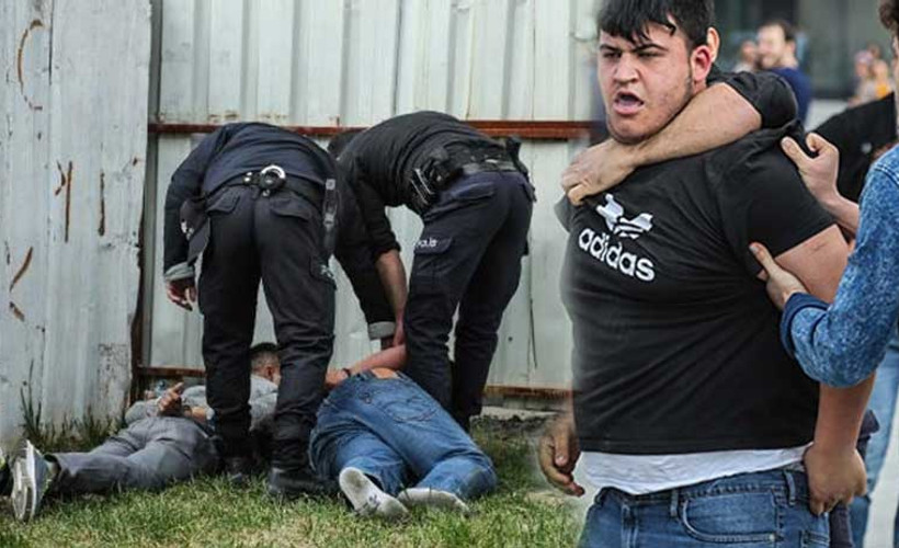 Duruşma sırası beklerken yoldan geçenlere saldırdılar