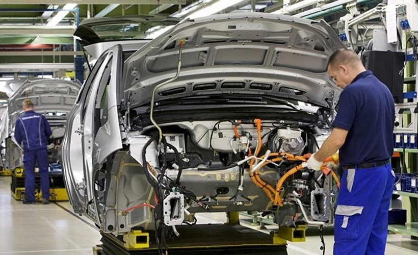 Otomotiv sektörü yüzde 32.6 daraldı