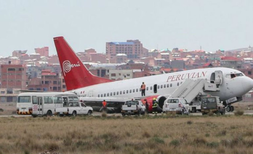 Bolivya'da uçak gövdesinin üzerine iniş yaptı