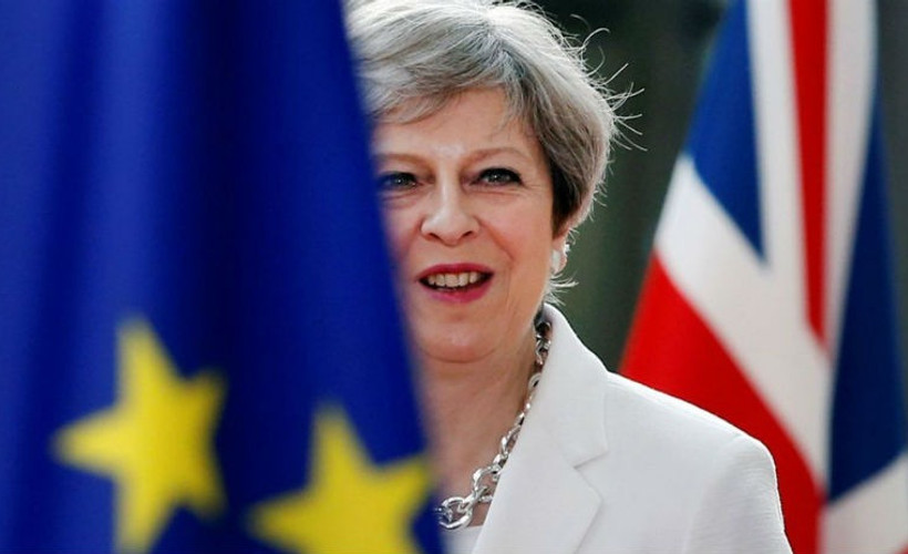 Brexit oylaması ertelendi