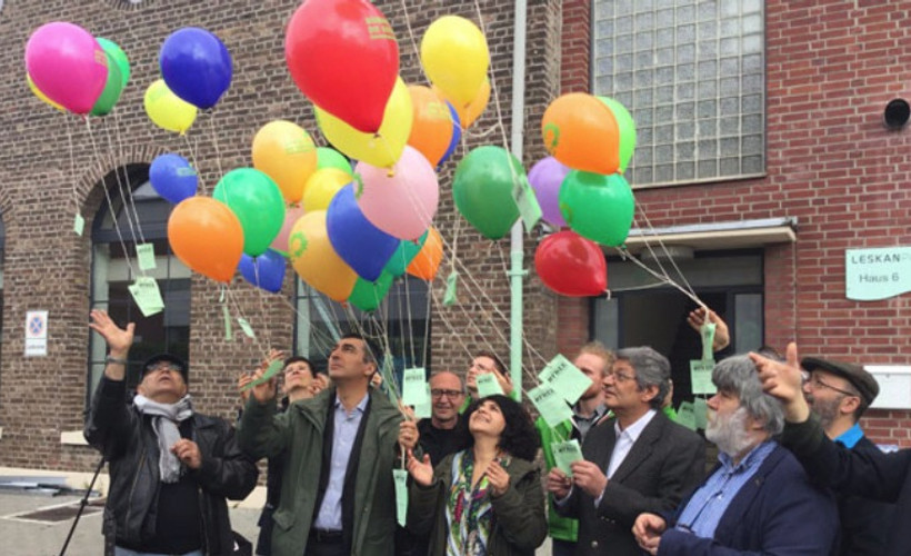 Tutuklu gazeteciler için özgürlük balonları