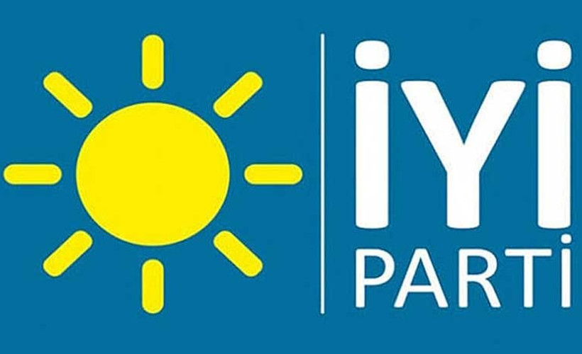 Kuşadası İYİ Parti'de toplu istifa