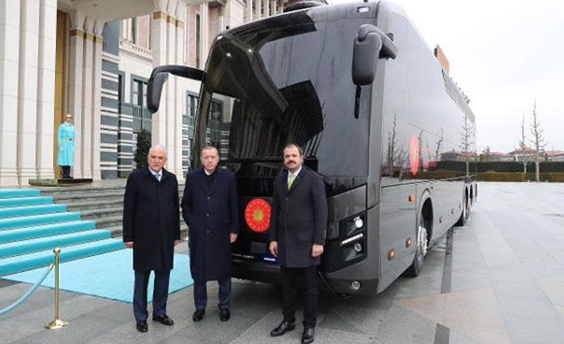İhalesiz verilen fabrikadan otobüs hediyesi