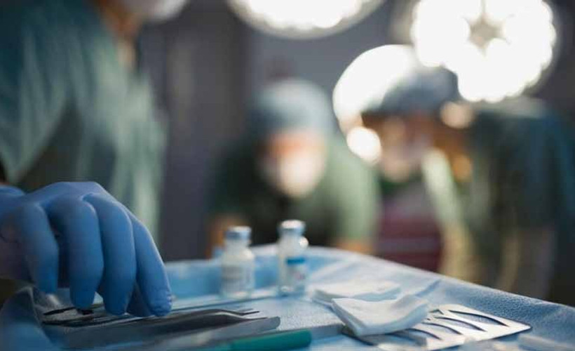 Ebeveynlerinin sünnet etmeye çalıştığı bebek hayatını kaybetti