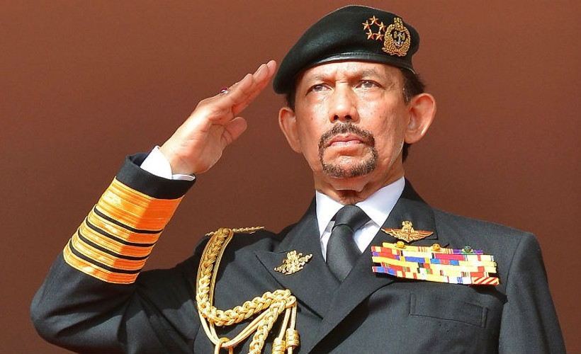 Brunei'de eşcinsel ilişkiye ve zinaya recm cezası geliyor