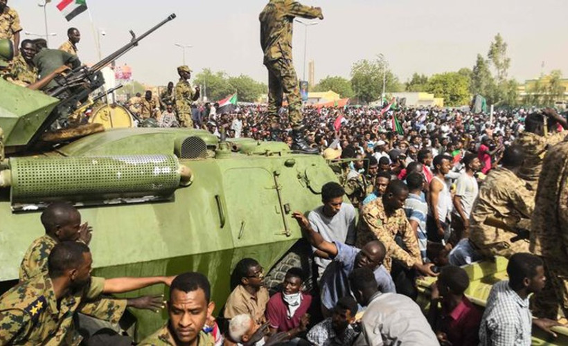 Sudan'da darbe protestoları: 13 ölü