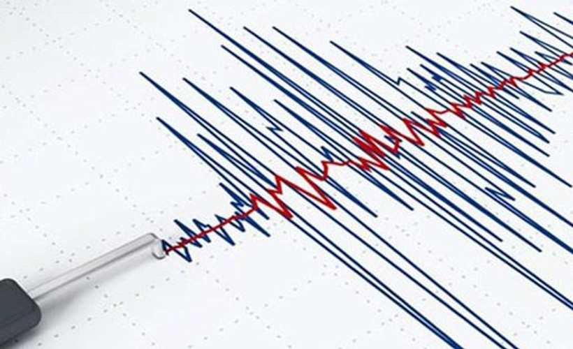 Endonezya'da 6.8'lik deprem