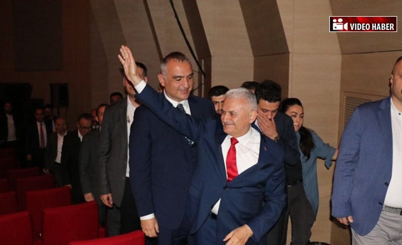 Opera izlemeye giden Yıldırım protesto edildi