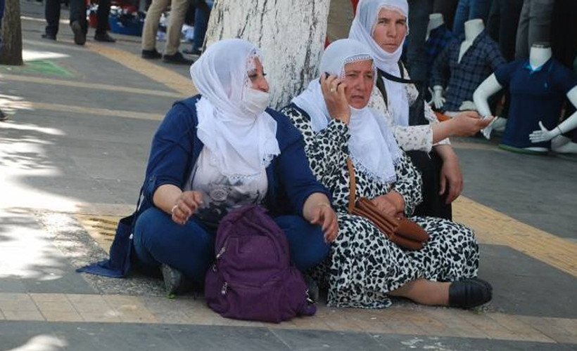 Beyaz tülbentli anneler: Susarsak çocuklarımız ölür