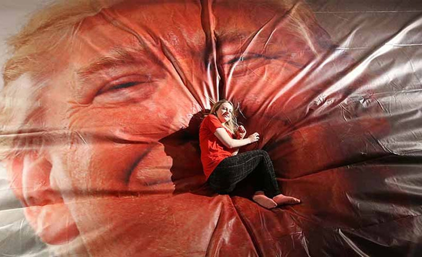 Belfast'ta 'Trump'a Atla' sergisi