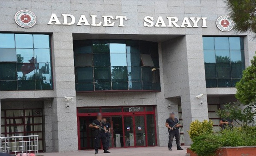 Gözaltına alınan gençlere adliyede işkence iddiası