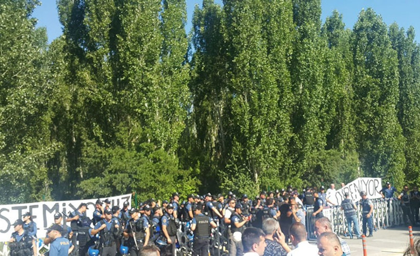 ODTÜ’lülere sert polis saldırısı: Öğrenciler alandan çıkarıldı, ağaçlar kesildi