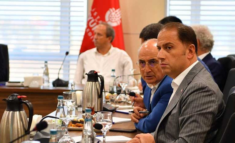AKP'li belediye başkanları son anda toplantıya katılmadı