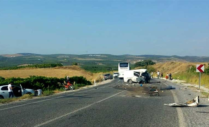Zincirleme kaza: 6 ölü, 20 yaralı