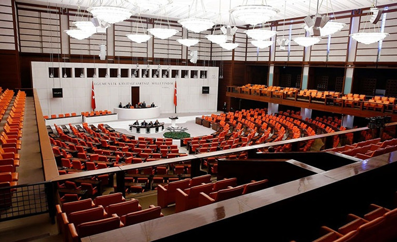 Meclis 2,5 aylık tatile giriyor, umutlar sonbahara kaldı