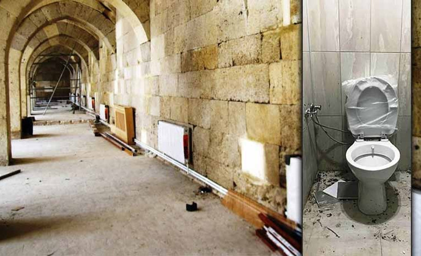 800 yıllık kervansaraya kalorifer döşeyip klozet koydular