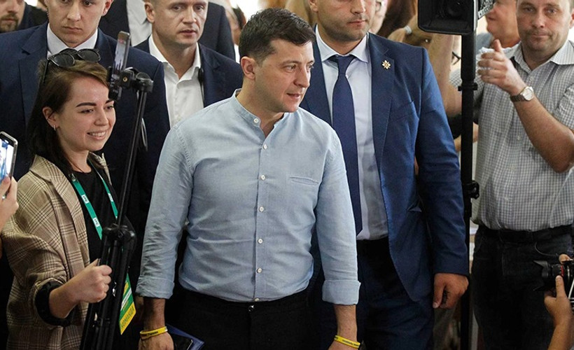 Ukrayna'da erken genel seçimi Devlet Başkanı Zelenskiy'in partisi kazandı