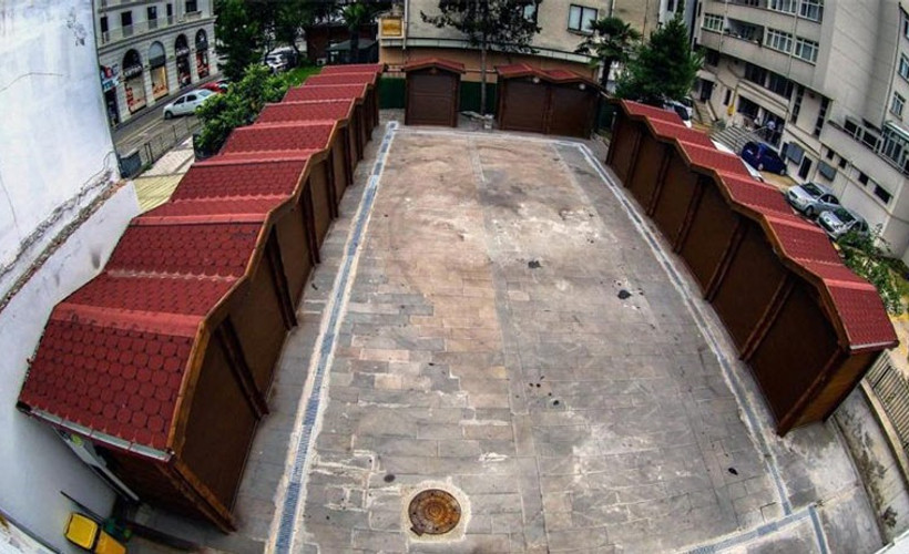 AKP'li belediyenin yaptığı 400 bin liralık pazar yeri açılmadan kapatıldı