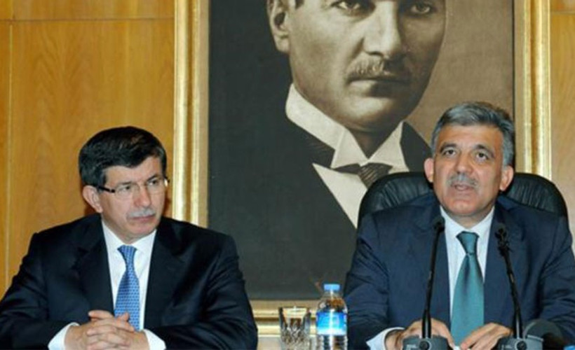 Gül ve Davutoğlu'ndan kayyım tepkisi
