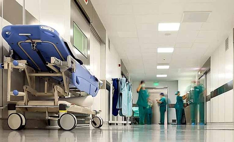 Kilo aldığını düşünen kadının rahminden 7 kilo tümör çıktı