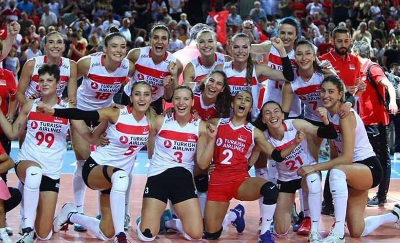 Voleybol kadın milli takımı finale yükseldi