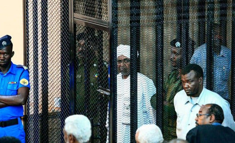'El Beşir milyonlarca doları saraydaki bir odada tutuyordu'