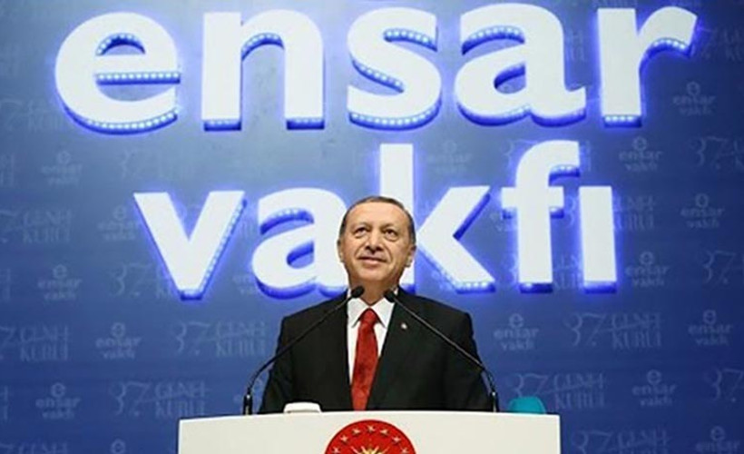 'Ensar Vakfı, öğrencileri mesajla taciz ediyor'