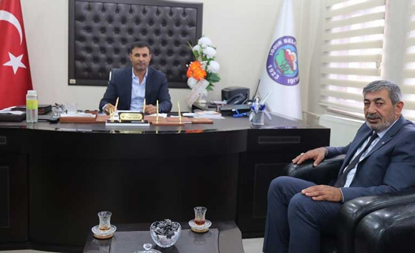 Iğdır'da MHP'li başkan HDP'li belediye başkanını ziyaret etti