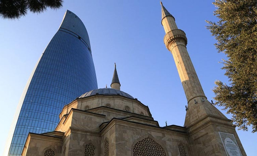 Azerbaycan ezanın sesini kıstı