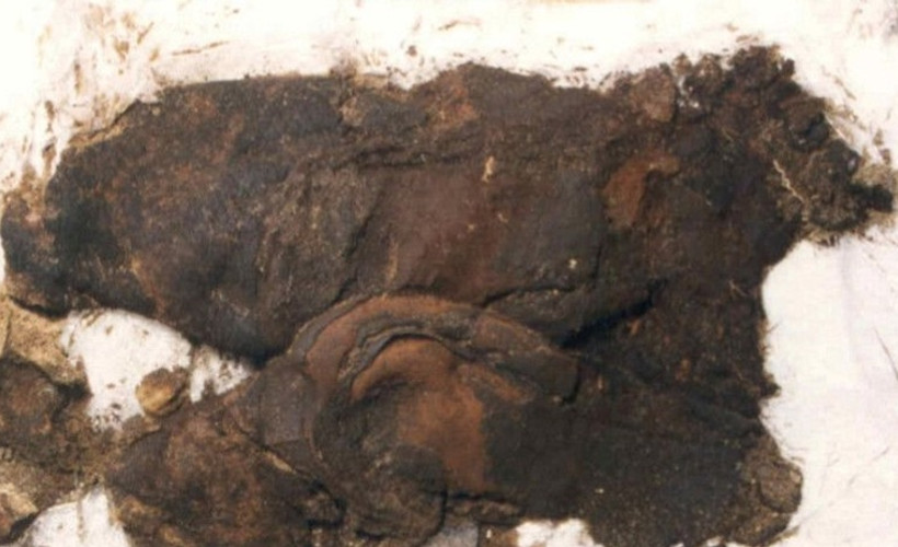 İskoçya’da bir mezarda 600 yıllık çizmeler bulundu