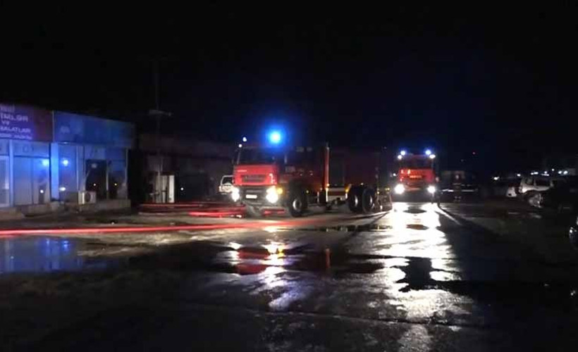Azerbaycan'da AVM'de büyük yangın