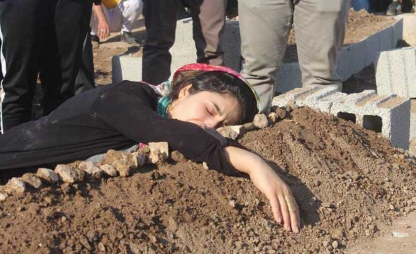 Nusaybin'de hayatını kaybeden 9 kişi defnedildi: Erdoğan, sarayın yıkılsın