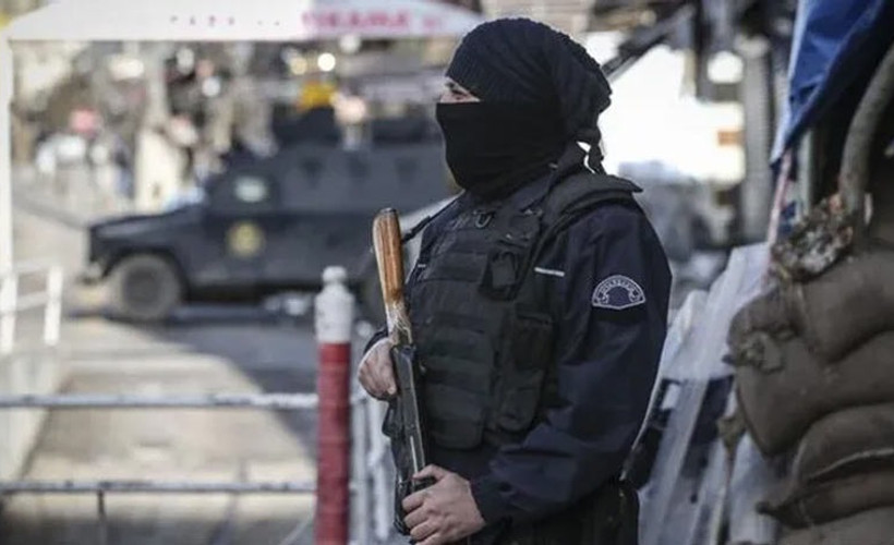Diyarbakır'da ev baskınları: 5 gözaltı