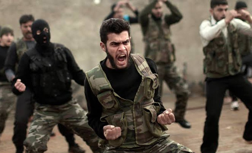 Macron'a 'Patlamaya hazır bomba'ya benzettiği Bosna'dan tepki: Fransa'ya dönecek cihatçılarla uğraş
