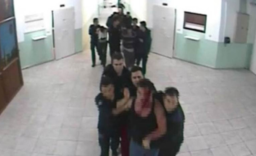 Cezaevinde çocuklara şiddet: Kameralar kayıttaydı