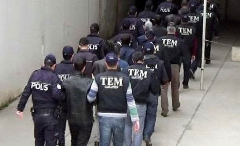 İstanbul'da bildiri dağıtan siyasetçiler tutuklandı