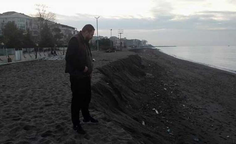 Deniz üç metre çekildi