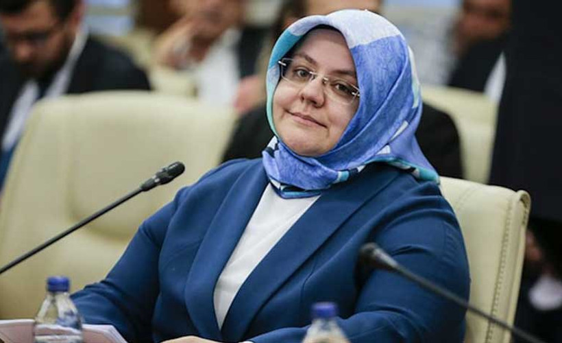 Aile ve Çalışma Bakanı Zehra Zümrüt: Bu bakanlığın en güzel tarafı nikah şahidi olmak