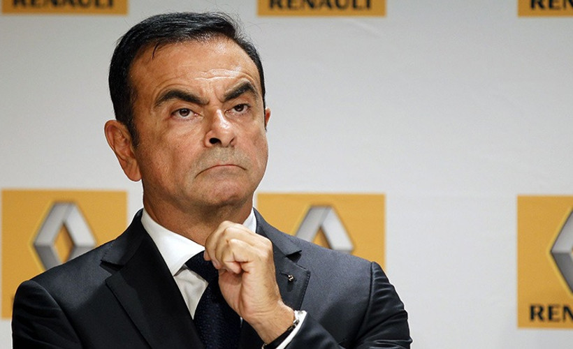 Carlos Ghosn, Renault'u mahkemeye verdi