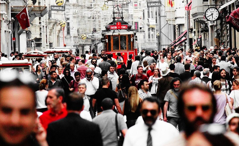 Nüfus 83 milyonu geçti: Bir yılda 1 milyondan fazla arttı