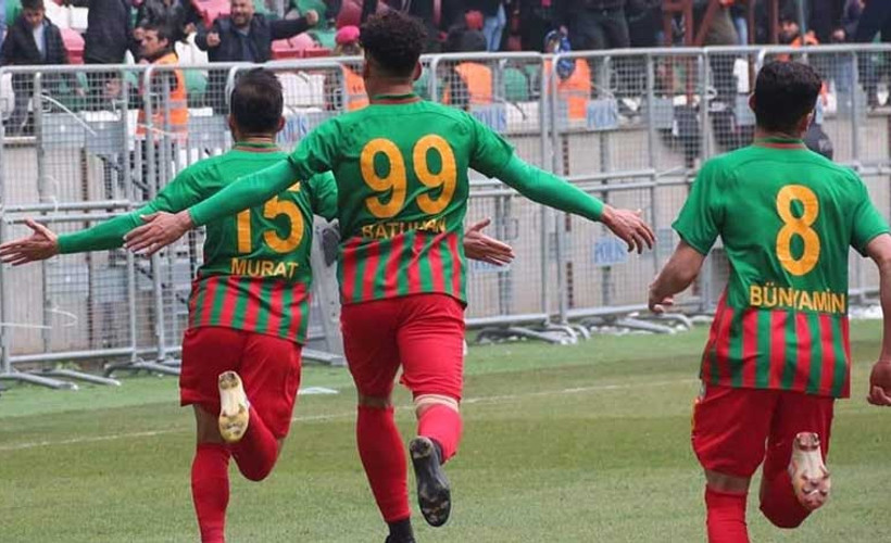 Amedspor sahasında Sarıyer'i geçti